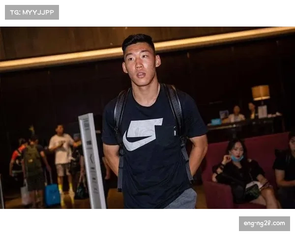 朱辰杰两度头球救主，申花中卫攻防两端弥补马纳法右路漏洞